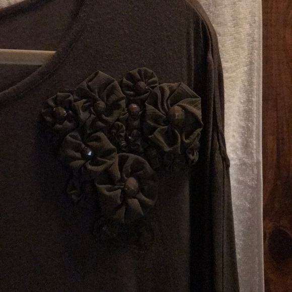 Top - Picture 2 of 2